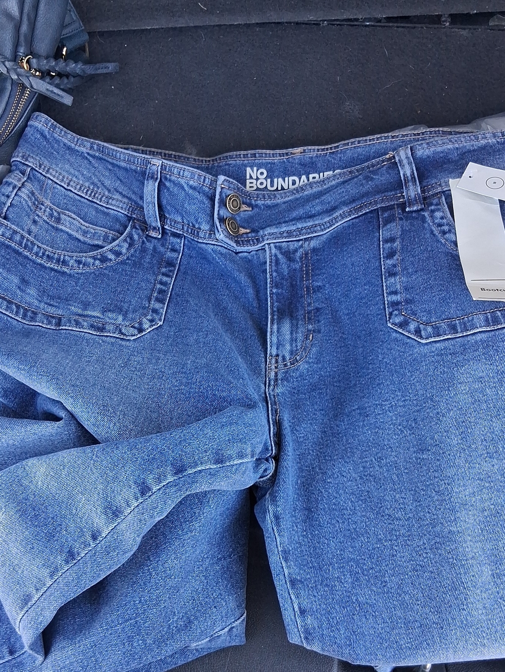 No Boundaries Women's Medium Blue High-Rise Denim Jeans